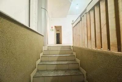 Spațiu comercial, de 175 mp, în Central - 4