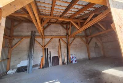 Spațiu comercial, de 315 mp, în Central - 4