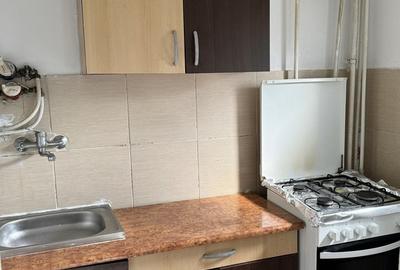 Garsonieră decomandată, mobilată în Berceni