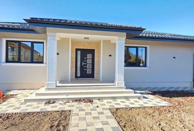 Casă cu 3 camere cu Teren 500 Mp în Central