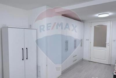 Apartament cu 3 camere decomandat în Hipodrom 1