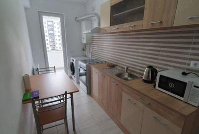 Garsonieră decomandată în Roșu