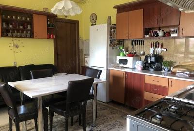 Casă cu 5 camere cu Teren 500 Mp în Libertății - 3