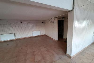 Spațiu comercial, de 200 mp, în Central - 1