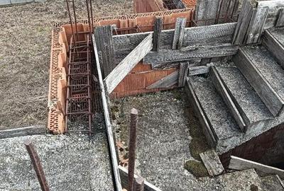 Casă cu Teren 737 Mp în Pișchia