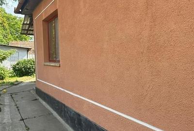 Casă individuală cu 3 camere în Central