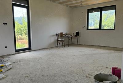 Casă cu 6 camere în Leșnic - 2