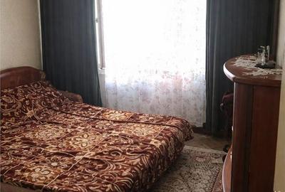 Apartament cu 3 camere decomandat în Albești