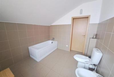Apartament cu 4 camere decomandat, mobilat în Florești - 17