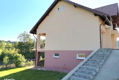 Casă cu 4 camere în Golești - 2