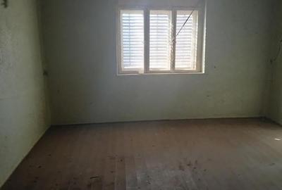 Casă cu 4 camere cu Teren 1400 Mp în Central - 3