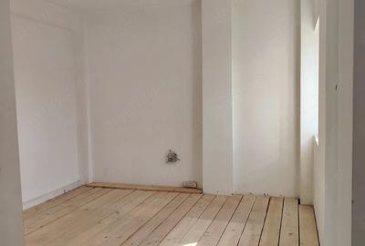 Spațiu comercial, de 180 mp, în Central - 1