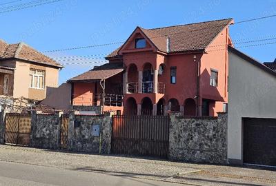 Casă cu Teren 547 Mp în Central