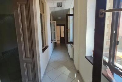 Spațiu comercial, de 110 mp, în Central - 5
