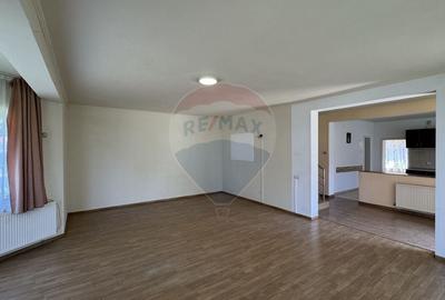 CASA DE VANZARA BAIA MARE ZONA LINISTITA - 5