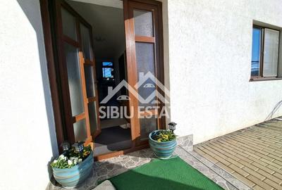 Casa Sibiu cu pivnita si garaj, curte mare - 1