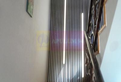 Casă individuală cu 5 camere cu Canalizare în Tineretului - 48