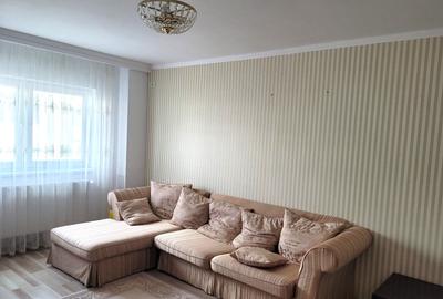 Apartament cu 3 camere decomandat, mobilat în Băneasa