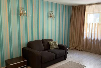 Apartament cu 3 camere decomandat, mobilat în Centru Civic