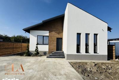 Casă cu 4 camere cu Teren 400 Mp în Domnești - 1