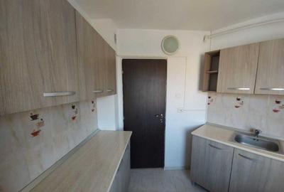 Garsonieră decomandată în Complex Studențesc