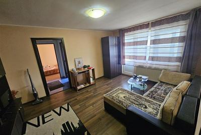 Apartament cu 2 camere semidecomandat, mobilat în Micro I - 26