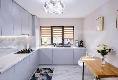 Casă cu 4 camere cu Teren 470 Mp în Central - 2