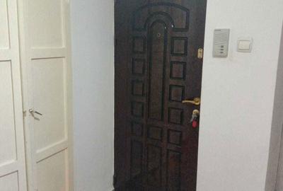 Apartament cu 3 camere decomandat în Nufărul - 5
