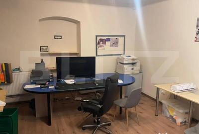 Spațiu comercial, de 50 mp, în Central - 6