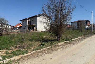 Teren de 600 mp, în Lazu - 4