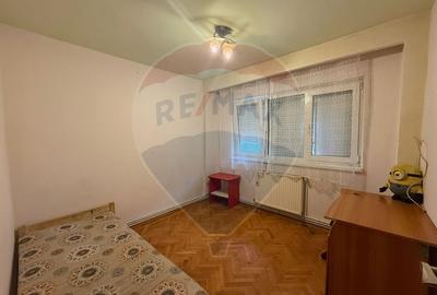 APARTAMENT DE INCHIRIAT IN ZONA RAHOVEI - 4