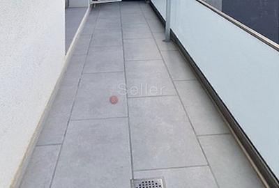 Apartament cu 3 camere, mobilat în Tractorul - 12