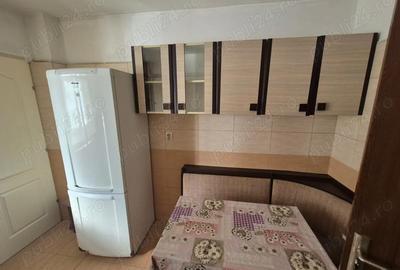 Apartament cu 3 camere în Traian - 2