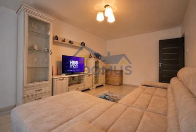 Apartament cu 3 camere decomandat în 9 Mai - 5