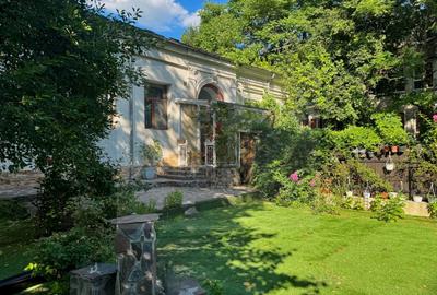 Spre Vânzare Proprietate remarcabilă cu 6 camere în inima Iașului ! - 5