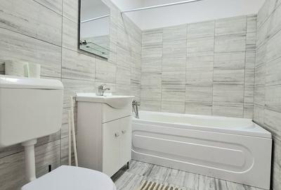 Apartament cu 2 camere decomandat în Apărătorii Patriei