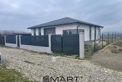 Casa moderna la cheie in Carpinis – tot confortul pe un singur nivel! - 1