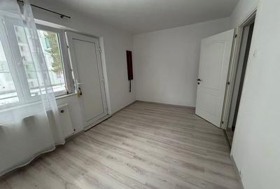 Spațiu comercial, de 50 mp, în Central - 6