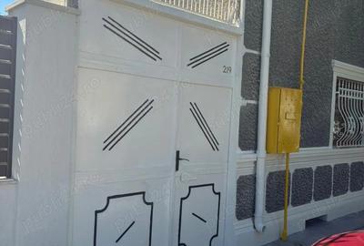 Casă cu 5 camere în Central