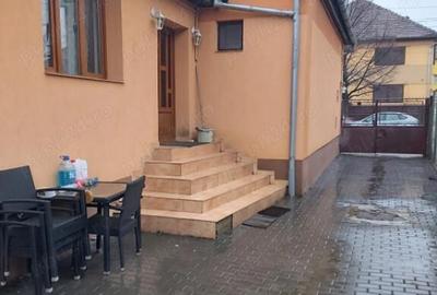 Casă cu 4 camere cu Canalizare în Trei Stejari