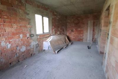 Casă cu 4 camere cu Teren 1600 Mp în Central - 16