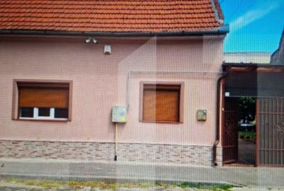 Casă cu 4 camere în Central - 1