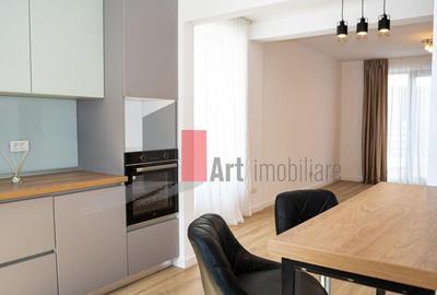 Casă cu 5 camere cu Teren 250 Mp în Central - 1