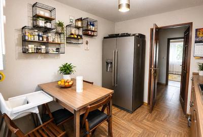 Apartament cu 4 camere decomandat în Central - 3