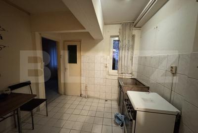 Apartament de vanzare, cu 3 camere, 43 mp, zona Dacia - 10