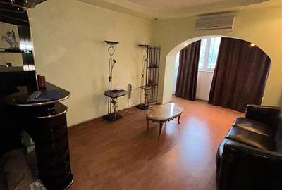 Apartament cu 3 camere decomandat, mobilat în Obor