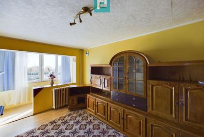 Apartament cu 3 camere decomandat, mobilat în Aurel Vlaicu
