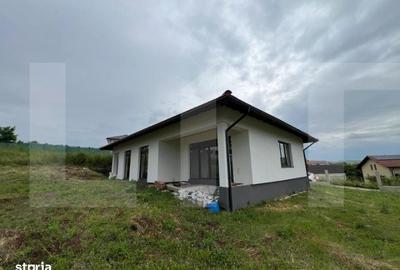 Casă cu 4 camere în Luna