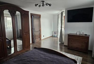 Casă cu 5 camere cu Teren 2200 Mp în Central - 8