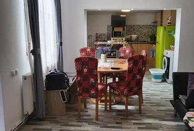 Casă cu 2 camere cu Teren 200 Mp în Central - 1